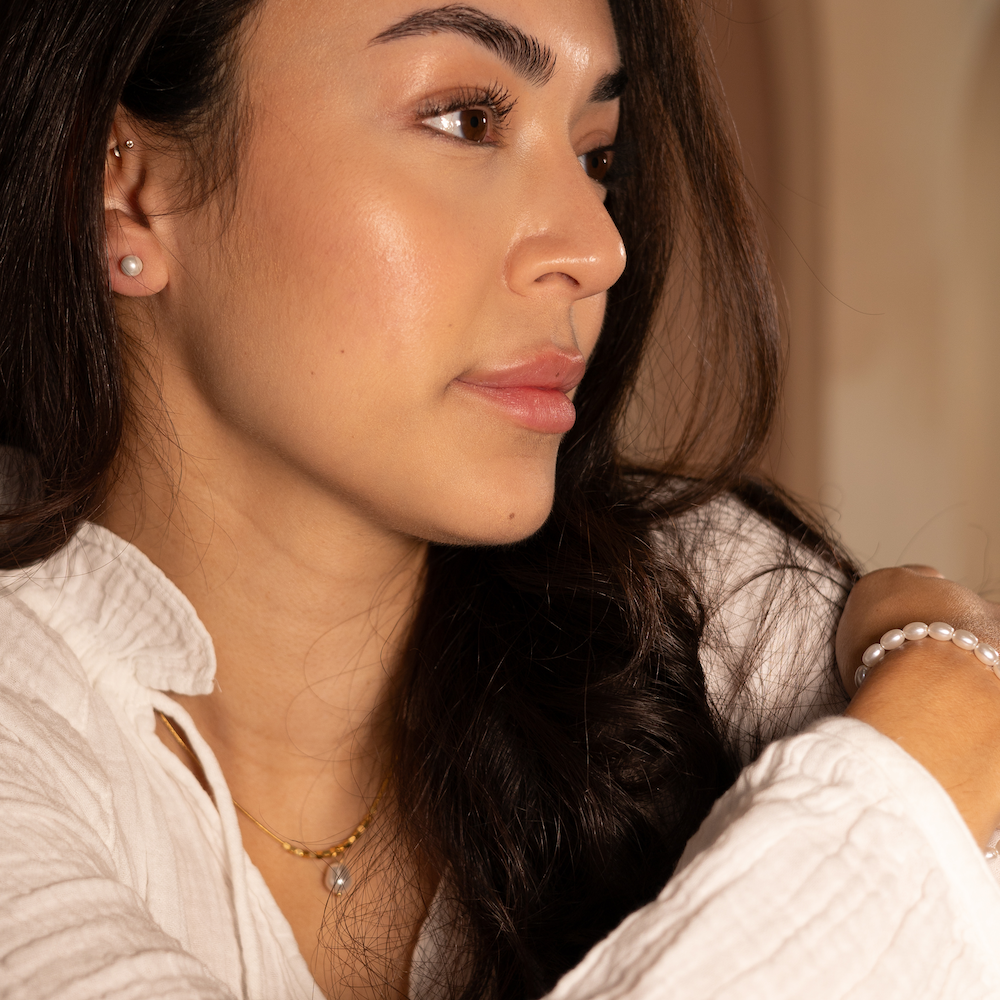White pearl Ohrring